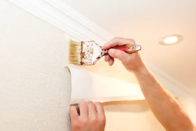 Pose de papier peint au Mesnil — revêtements muraux et toiles de verre